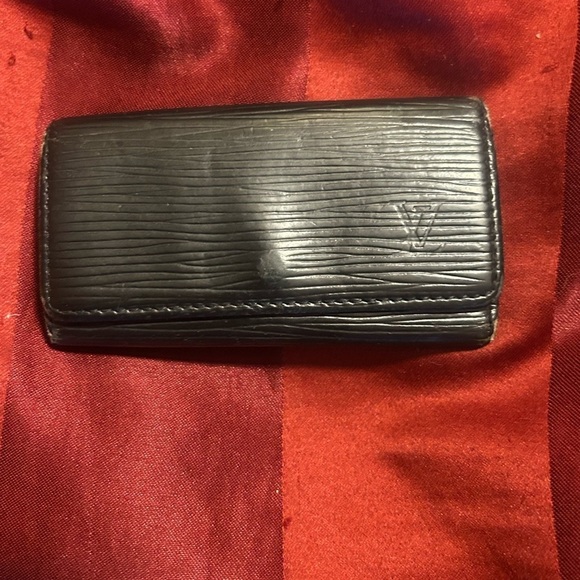Louis Vuitton Accessories - Louis Vuitton epi Black key holder